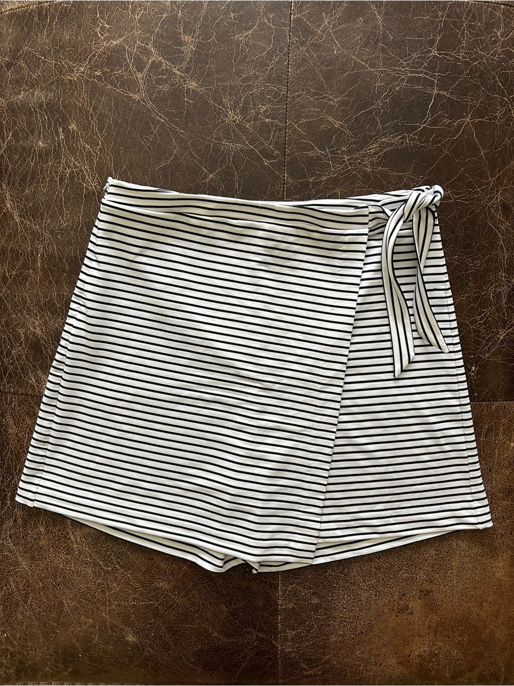 White House Black Market Black and White Striped Skort